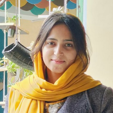 Zarmeena J. - Freelance Graphic Designer