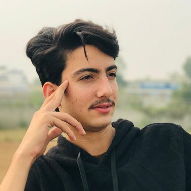 zaii k. - Freelance Singer