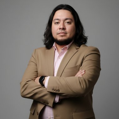 ALEXIS E. - Freelance Graphic Designer