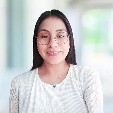 Yesenia J. - Freelance Full Stack Developer