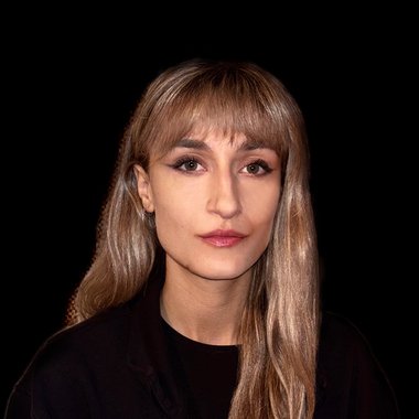 Johanna R. - Freelance Designer