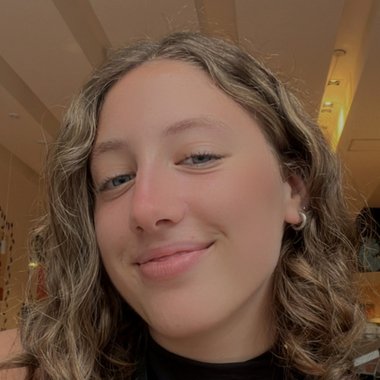 cammmfreire6385 - Freelance Graphic Designer