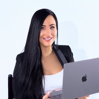 Josefine W. - Freelance Copywriter