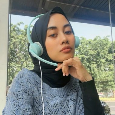 Astuti A. - Freelance Graphic Designer