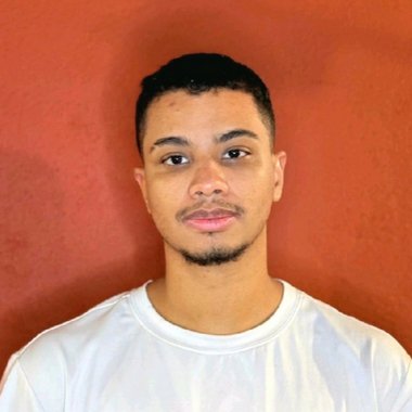 Lucas M. - Freelance Web Designer