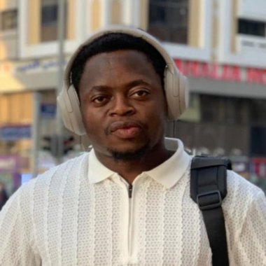 Benon k. - Freelance Graphic Designer