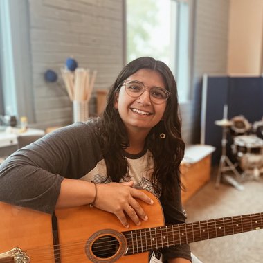 Alexandra E. - Freelance Guitarist