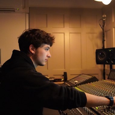 Yari - Freelance Music Producer