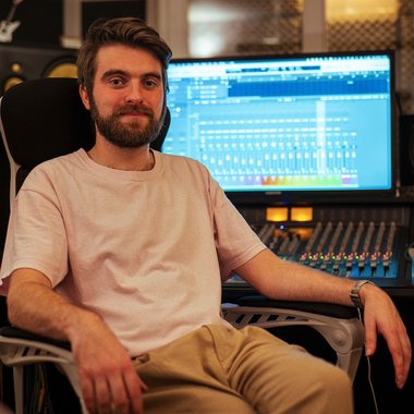 Sam F. - Freelance Musician