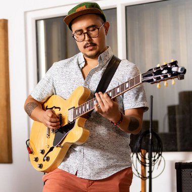 Edgar C. - Freelance Guitarist