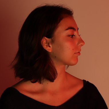 Daniela R. - Freelance Graphic Designer