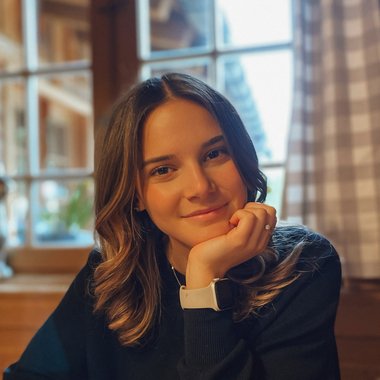 Elena F. - Freelance Social Media Freelancer