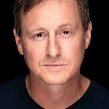 Performing D. - Freelance Creative Director