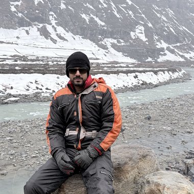 Hardik B. - Freelance Social Media Manager