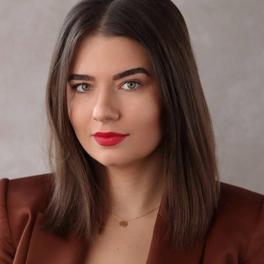 Noelle W. - Freelance Voice Actor