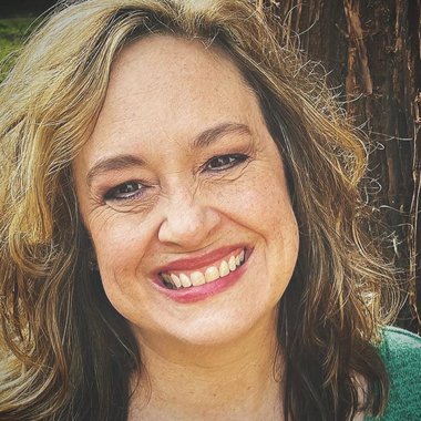 Dawn W. - Freelance Writer