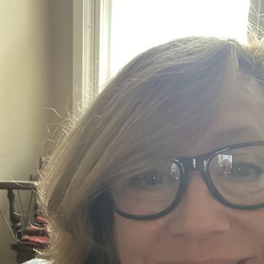 Jennifer S. - Freelance Graphic Designer