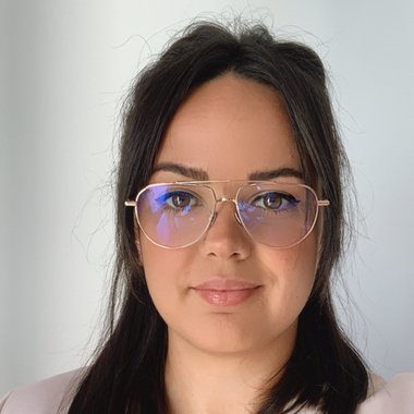 Victoria P. - Freelance Ui Designer