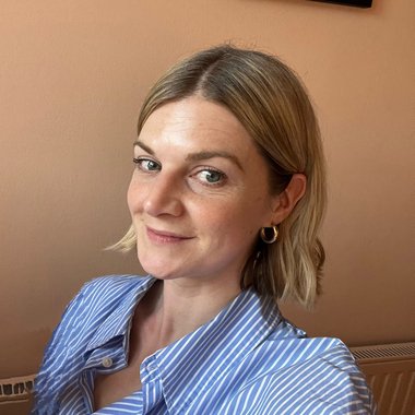 Charlotte D. - Freelance Brand Designer