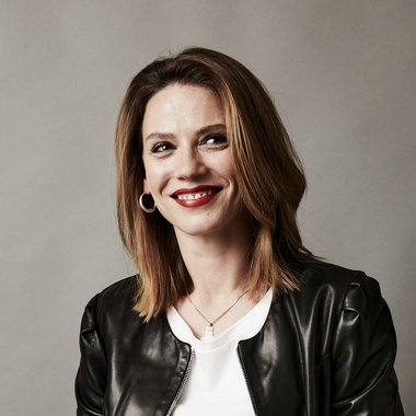 Maxine W. - Freelance Brand Designer