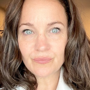 Virginia W. - Freelance Growth Marketer