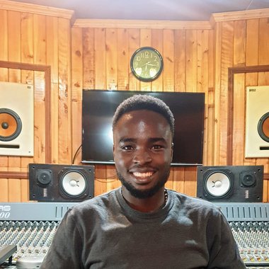 Malcolm M. - Freelance Mixing Engineer