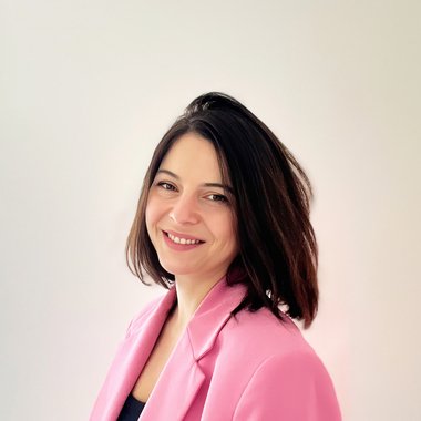 Alexandra O. - Freelance Web Designer