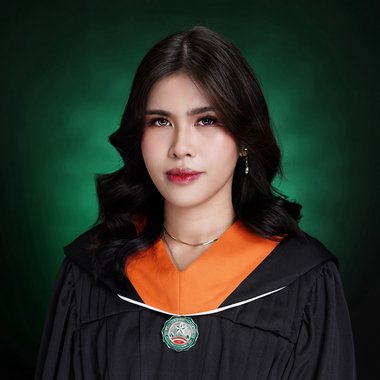 Almira B. - Freelance Graphic Designer