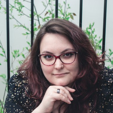 Alexis I. - Freelance Graphic Designer