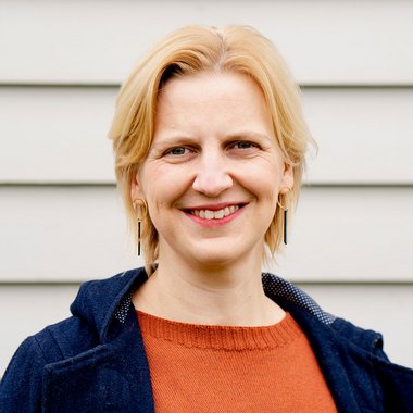 Jen C. - Freelance Logo Designer