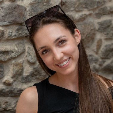 Nina B. - Freelance Designer
