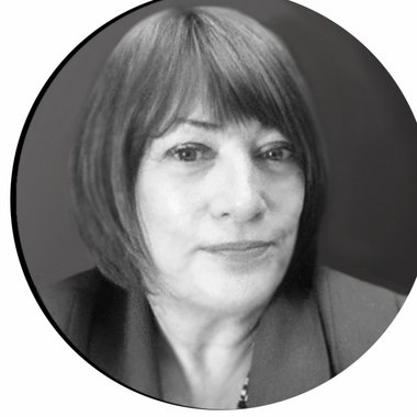 Claudia O. - Freelance Pitch Deck Designer