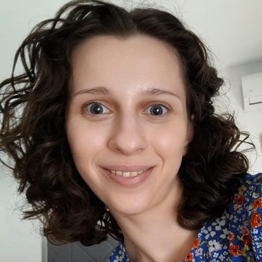 Lidia J. - Freelance Brand Designer