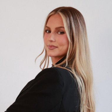 Ellen L. - Freelance Podcast Producer