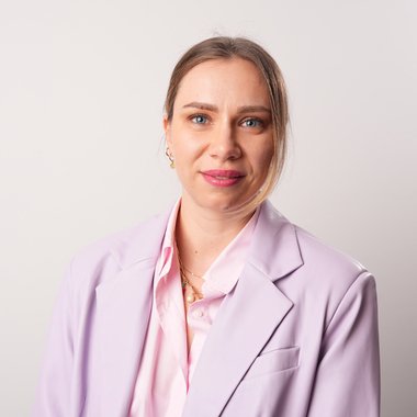 Khrystyna K. - Freelance Ui Designer