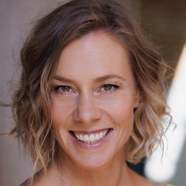 Tineke R. - Freelance Stunt Performer