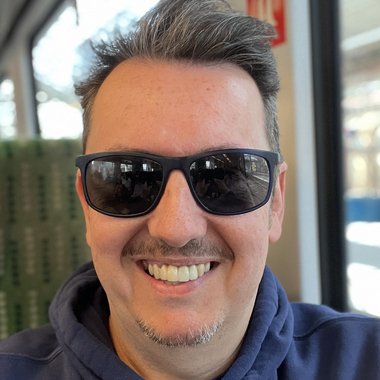 JohnR75 - Freelance Motion Graphic Designer