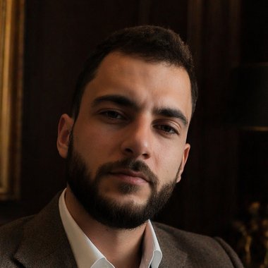 Bayrem M. - Freelance Graphic Designer
