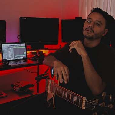 Jh n. - Freelance Mixing Engineer