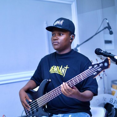Remmie - Freelance Bassist