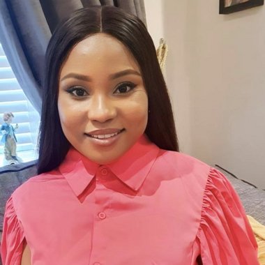 Esther I. - Freelance Voiceover Artist