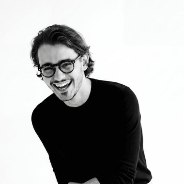 Valentin M. - Freelance Presentation Designer