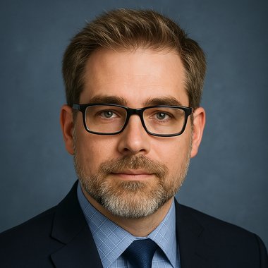 Chris M. - Freelance Fractional Cmo