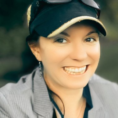 Danielle L. - Freelance Assistant Editor