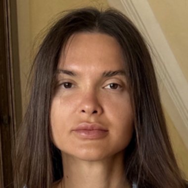 Alina R. - Freelance Web Designer