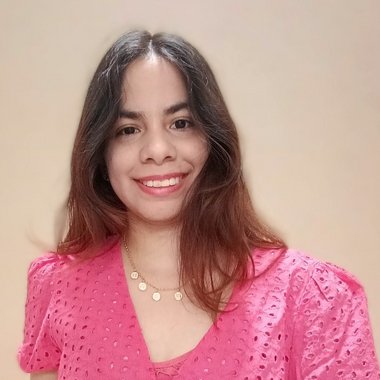 nathaly s. - Freelance Graphic Designer