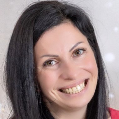 Marie L. - Freelance Digital Marketer