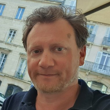 Barni L. - Freelance Developer