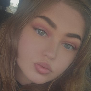 Kayla U. - Freelance Social Media Manager