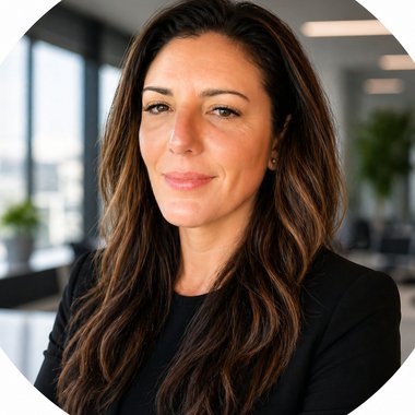 Loretta I. - Freelance Graphic Designer
